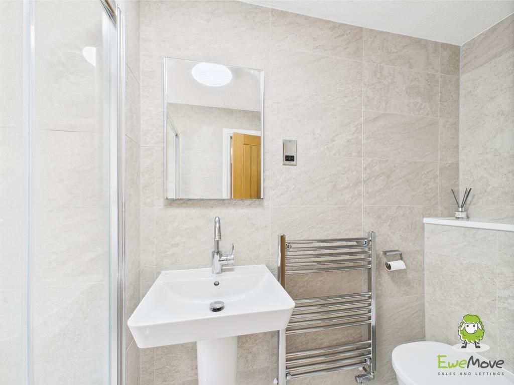 Ewe Move Estate Agents Basingstoke 7 Basingfield Cl