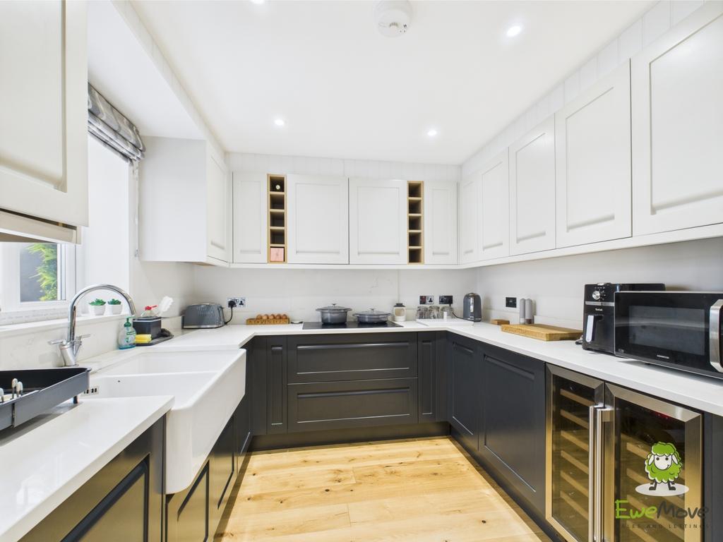 Ewe Move Estate Agents Basingstoke 7 Basingfield Cl