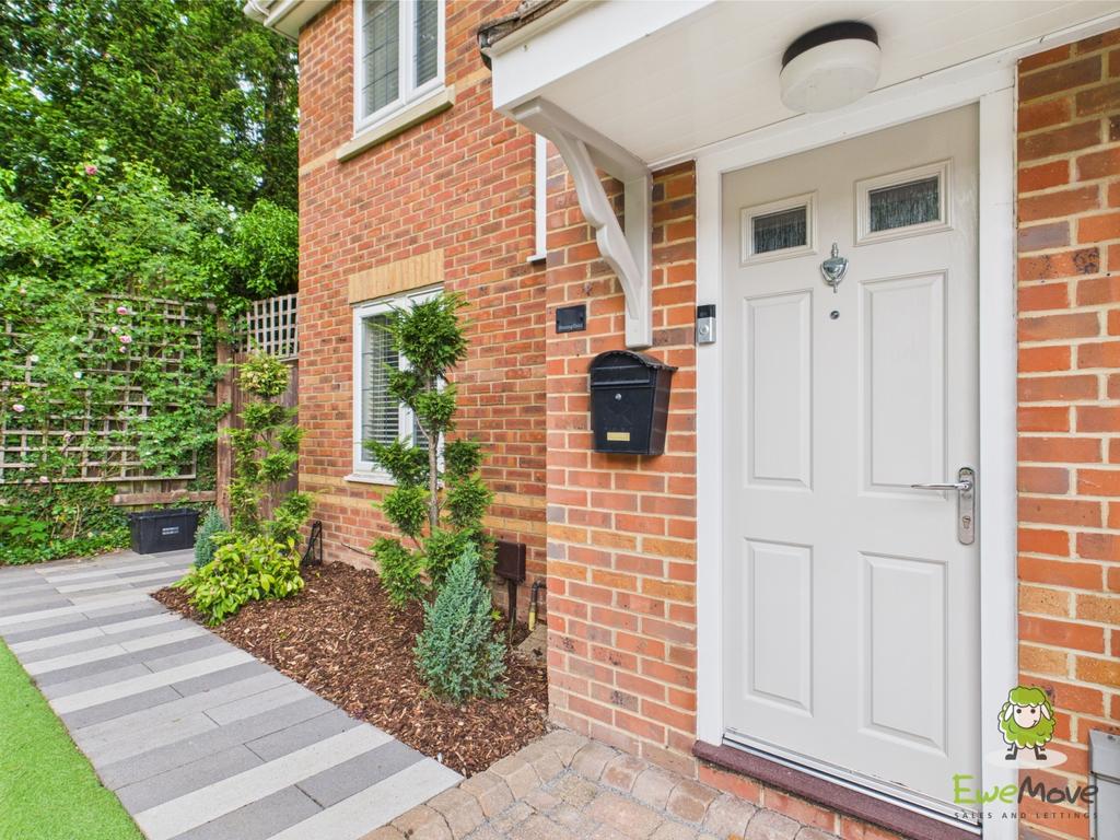 Ewe Move Estate Agents Basingstoke 7 Basingfield Cl