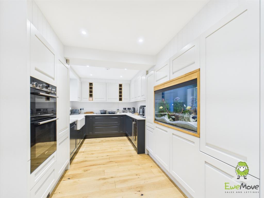 Ewe Move Estate Agents Basingstoke 7 Basingfield Cl