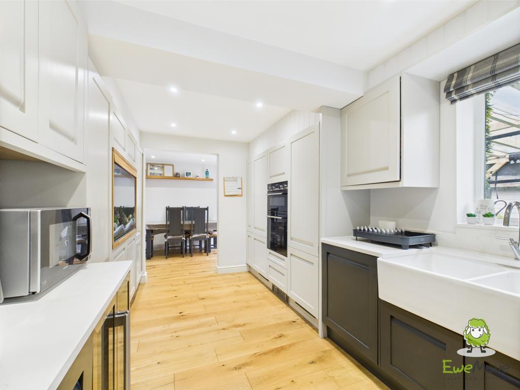 Ewe Move Estate Agents Basingstoke 7 Basingfield Cl