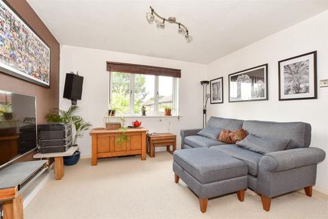 33 Windsor Close, Southwater, Horsham, RH13 9XH