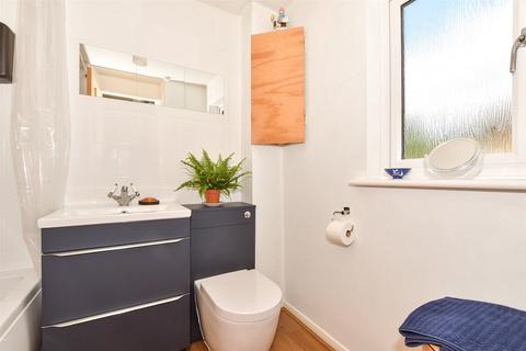 33 Windsor Close, Southwater, Horsham, RH13 9XH
