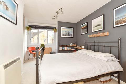 33 Windsor Close, Southwater, Horsham, RH13 9XH