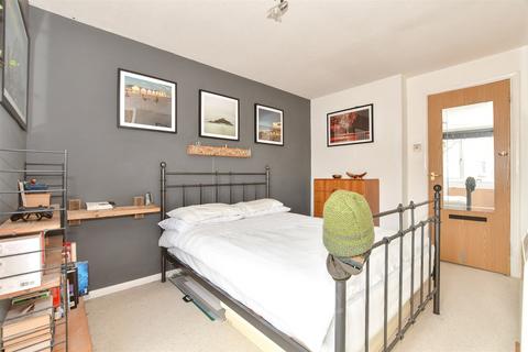 33 Windsor Close, Southwater, Horsham, RH13 9XH