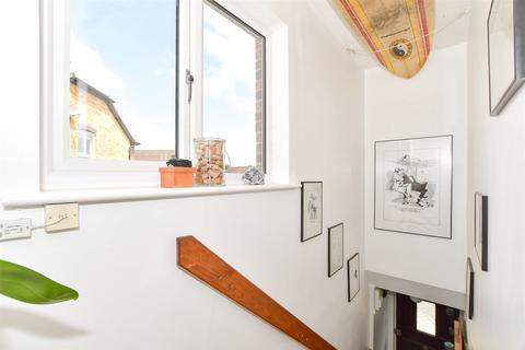 33 Windsor Close, Southwater, Horsham, RH13 9XH