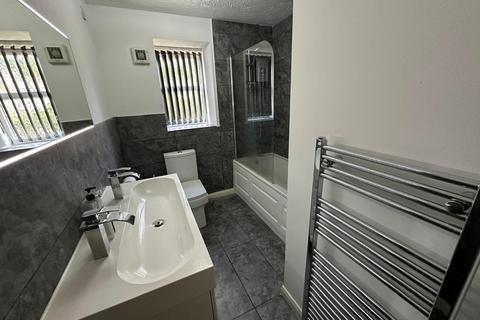 2 bedroom flat for sale, Strathern Road, Leicester, LE3
