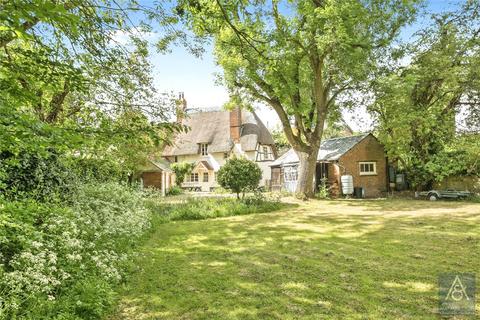 3 bedroom semi-detached house for sale, Lower Way, Buckingham MK18