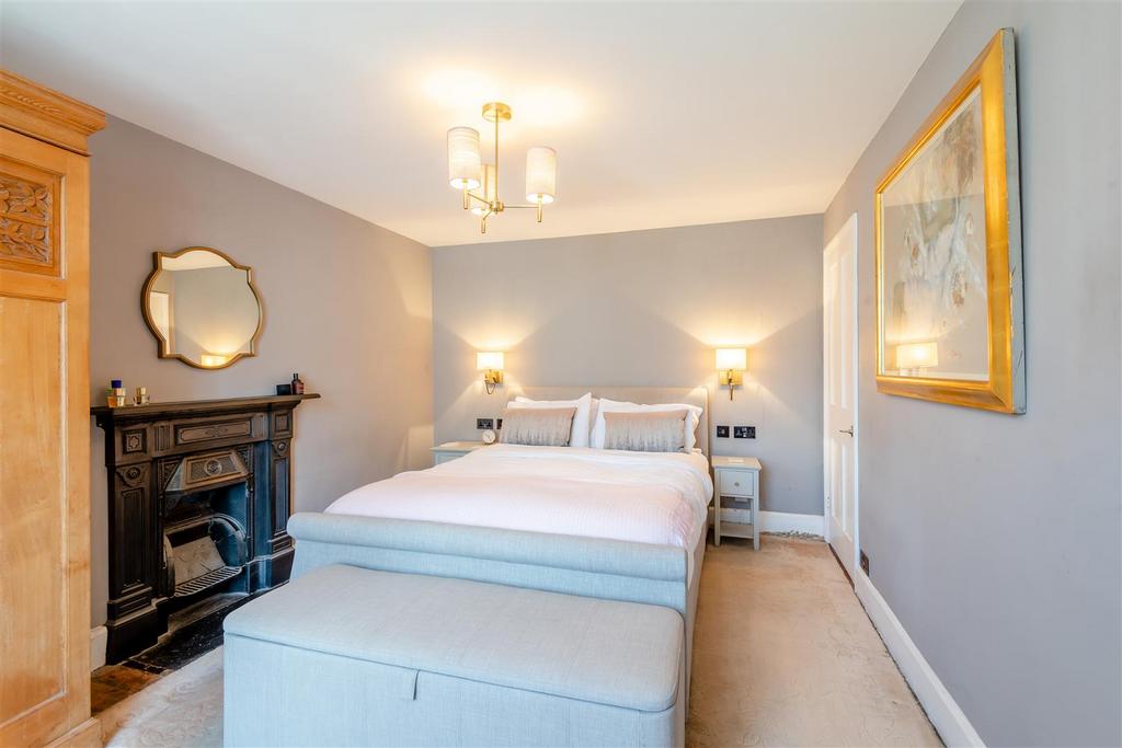 8649125-interior16.jpg