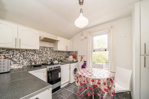 1 bedroom flat for sale, Greenford Avenue, London W7