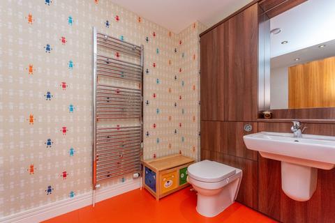 4 bedroom terraced house to rent, 36 Larkfield Gardens, Trinity, Edinburgh, EH5