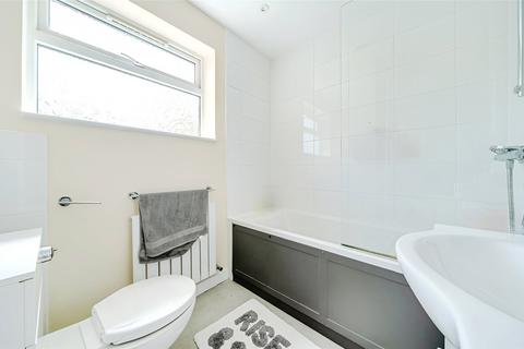 26 Charterhouse Close, Brackley, NN13 6AP