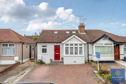 4 bedroom bungalow for sale, Parkside Avenue, ROMFORD, RM1