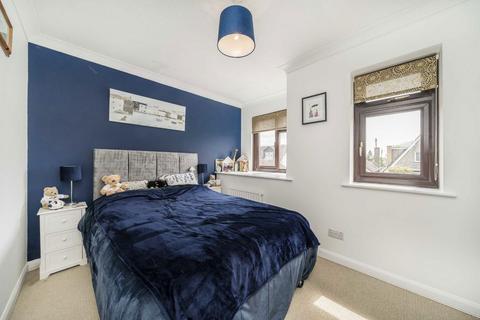 7 Priory Gardens, Ashford, TW15 1NZ