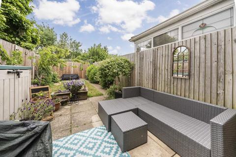 7 Priory Gardens, Ashford, TW15 1NZ