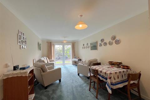 2 bedroom apartment for sale, All Saints Road, Warwick