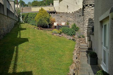 2 bedroom semi-detached house for sale, Llwynon Gardens, Llandudno