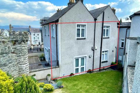 2 bedroom semi-detached house for sale, Llwynon Gardens, Llandudno