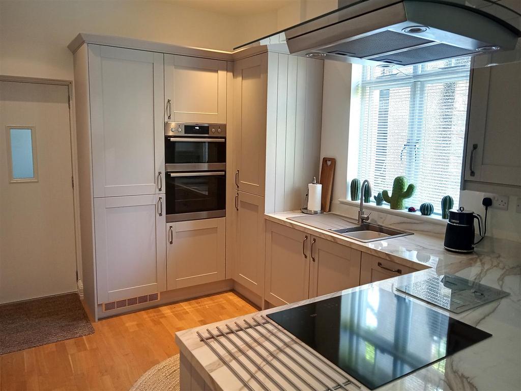 Open plan kitchen/lounge