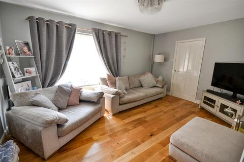 3 bedroom semi-detached house for sale, St. Catherines Street, Radcliffe-On-Trent, Nottingham