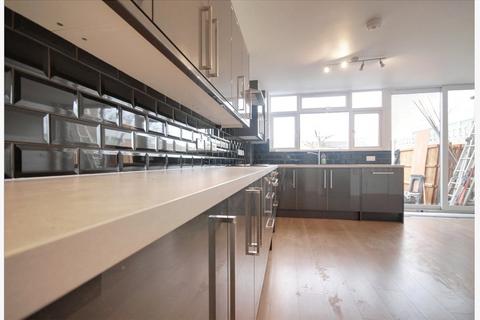 3 bedroom terraced house for sale, Overton Road, Leyton