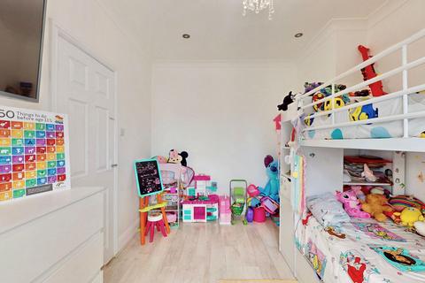 82 Rowdowns Road, Dagenham, RM9 6NJ