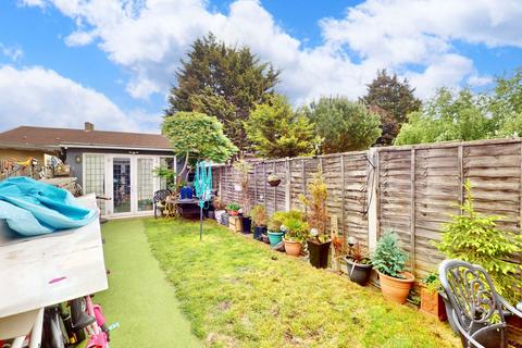 82 Rowdowns Road, Dagenham, RM9 6NJ