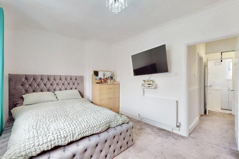 82 Rowdowns Road, Dagenham, RM9 6NJ