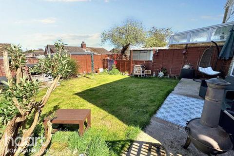 15 Abbey Close, Bozeat, Wellingborough, NN29 7NU