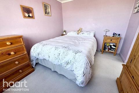 15 Abbey Close, Bozeat, Wellingborough, NN29 7NU