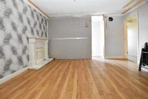 3 bedroom semi-detached house for sale, The Queensway, Hull