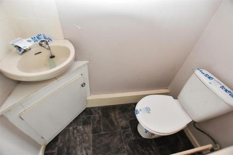 3 bedroom semi-detached house for sale, The Queensway, Hull