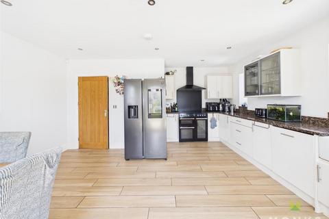 6 Bell View, Cross Houses, Shrewsbury, SY5 6JQ