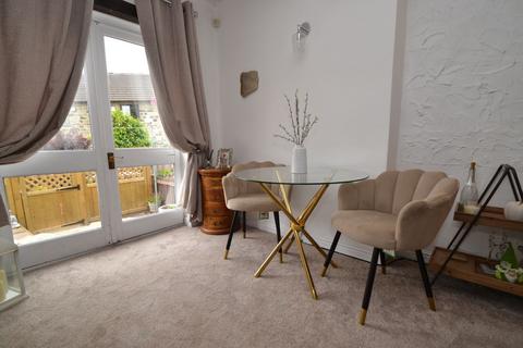 2 bedroom cottage for sale, Thackley, Thackley BD10