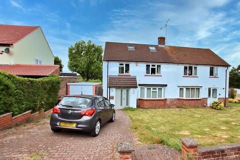 74 Masefield Avenue, Borehamwood, WD6 2HG