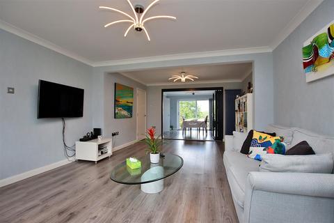 74 Masefield Avenue, Borehamwood, WD6 2HG