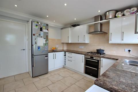 74 Masefield Avenue, Borehamwood, WD6 2HG