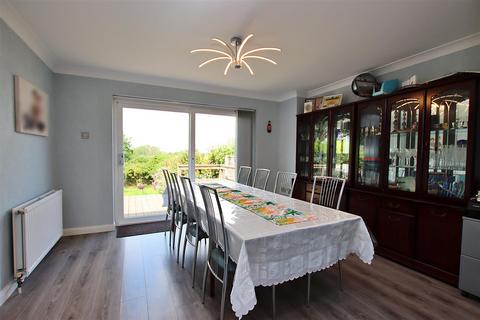 74 Masefield Avenue, Borehamwood, WD6 2HG