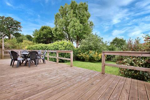 74 Masefield Avenue, Borehamwood, WD6 2HG