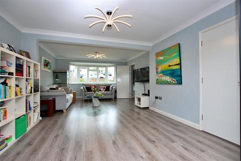 74 Masefield Avenue, Borehamwood, WD6 2HG