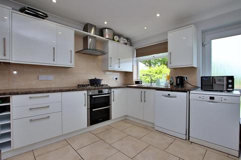74 Masefield Avenue, Borehamwood, WD6 2HG
