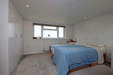 74 Masefield Avenue, Borehamwood, WD6 2HG