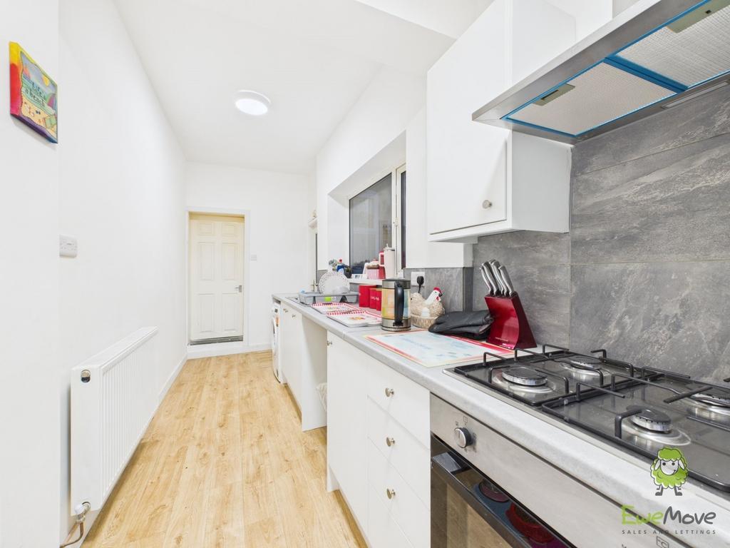 Kitchen - Charlotte Thomasson Ewemove Whitchuch an