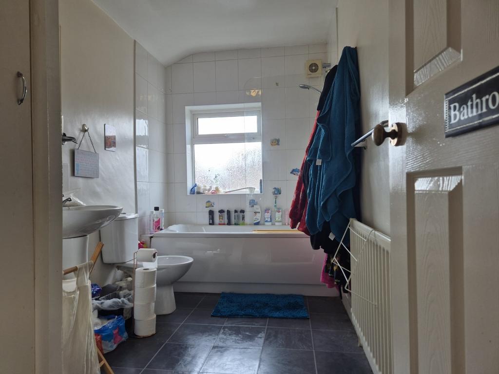 Bathroom - Charlotte Thomasson Ewemove Whitchuch a