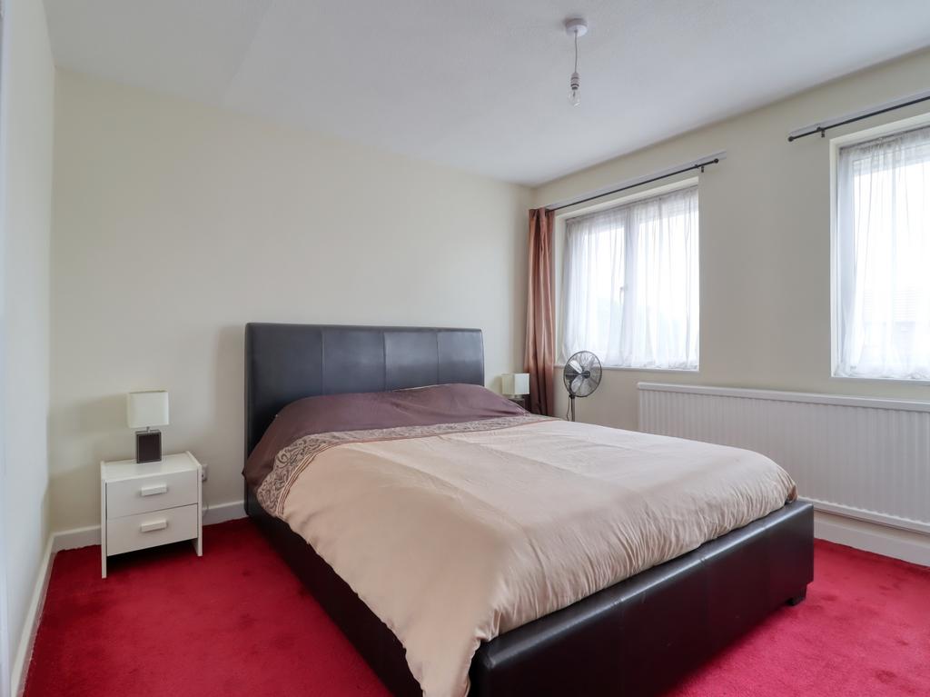 Bedroom One - Ewe Move Swindon South