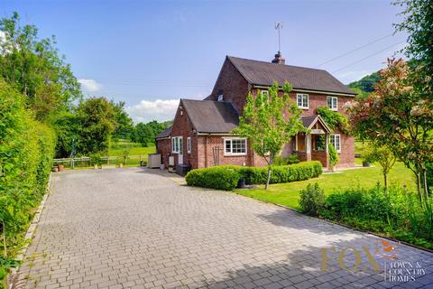 undefined, Worcester WR6