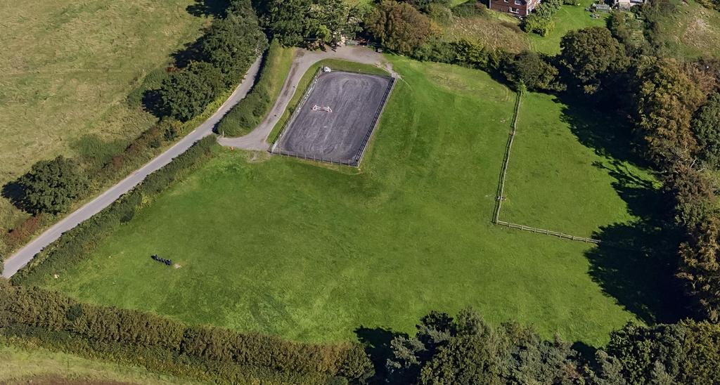 Arena 20m x 40m &amp; Land