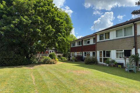 3 Timberhill, Ashtead, KT21 2NY