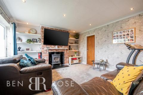 6 Long Close, Leyland, PR26 7AB