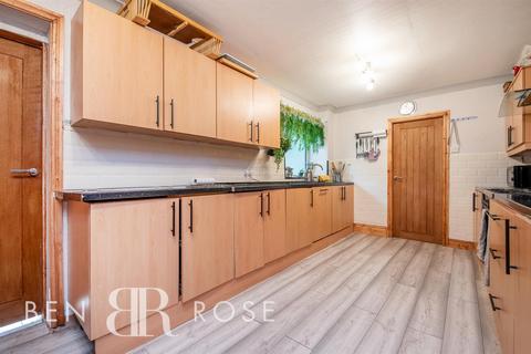 6 Long Close, Leyland, PR26 7AB
